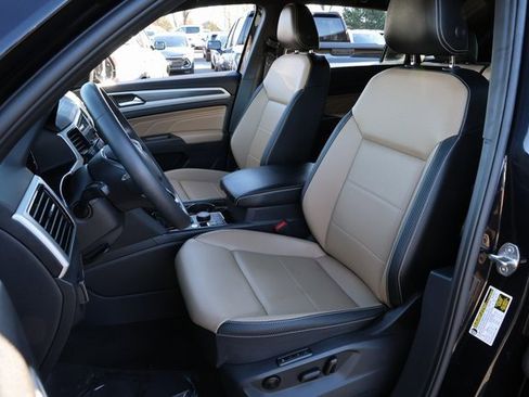 Used 2023 Volkswagen Atlas Cross Sport SEL image 21