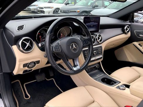 Used 2019 Mercedes-Benz GLA 250 4MATIC image 18