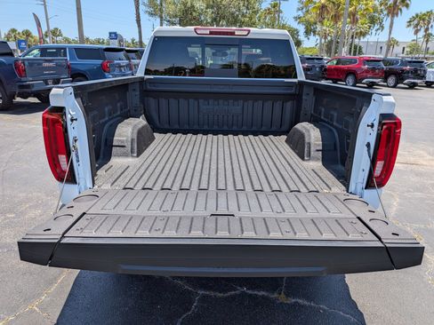 New 2026 GMC Sierra 1500 SLT AWD/4WD image 18