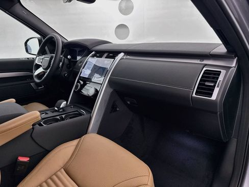 New 2026 Land Rover Discovery Limited Edition AWD/4WD image 31
