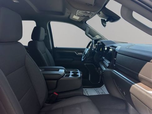Used 2023 Chevrolet Silverado 1500 LT AWD/4WD image 19