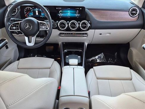 Used 2023 Mercedes-Benz GLA 250 image 16