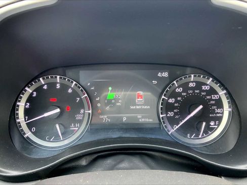 Used 2020 Toyota Highlander XLE AWD/4WD image 26