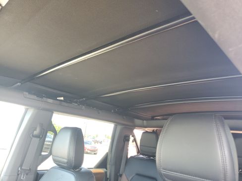 Used 2024 Ford Bronco Outer Banks w/ Sasquatch Package AWD/4WD image 11