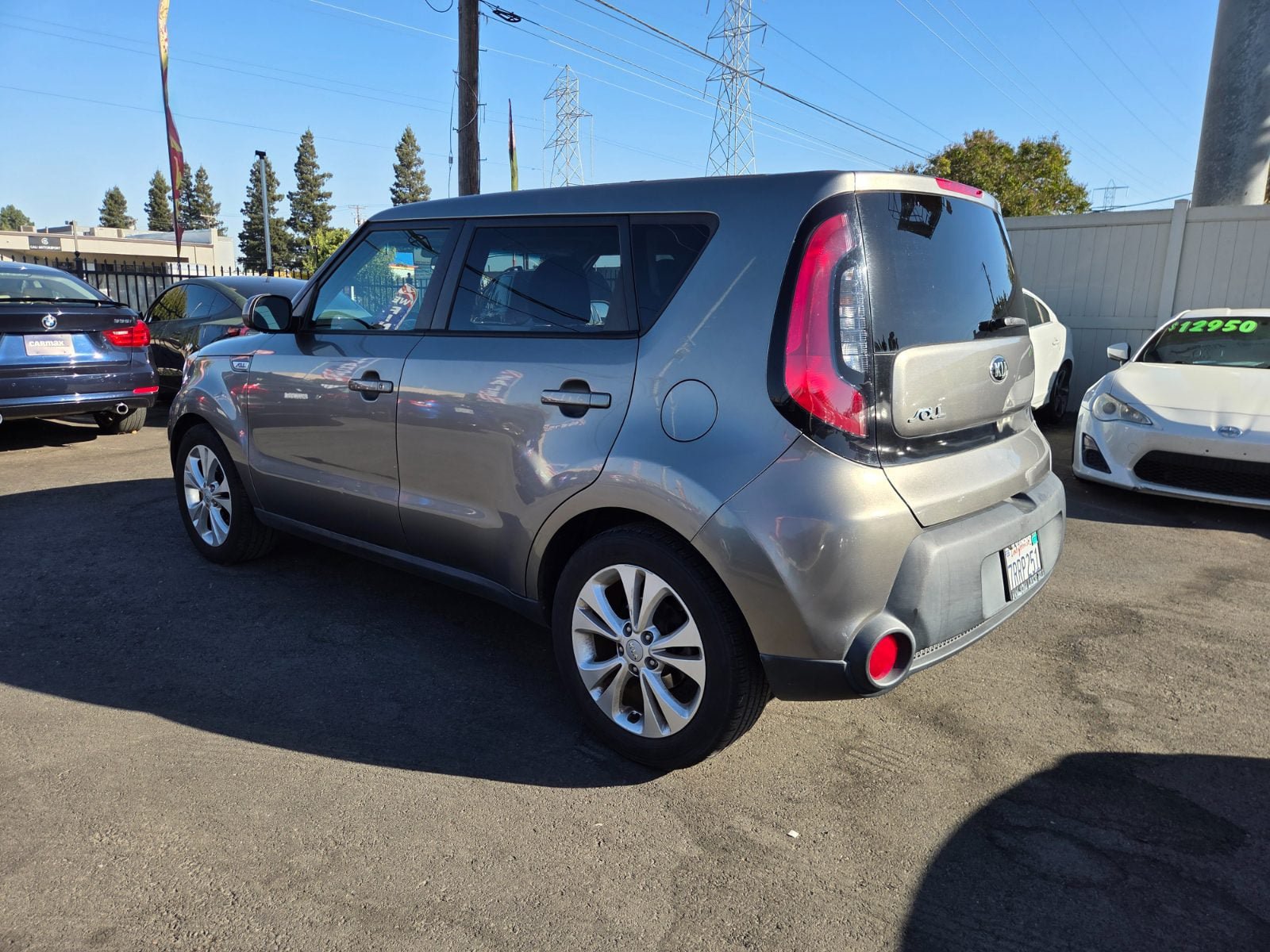 Used 2015 Kia Soul + FWD image 2
