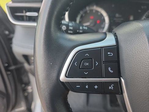 Used 2025 Toyota Highlander XLE AWD/4WD image 18
