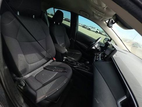Used 2022 Toyota Corolla LE image 5