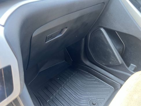 Used 2020 Ford Explorer XLT AWD/4WD image 26