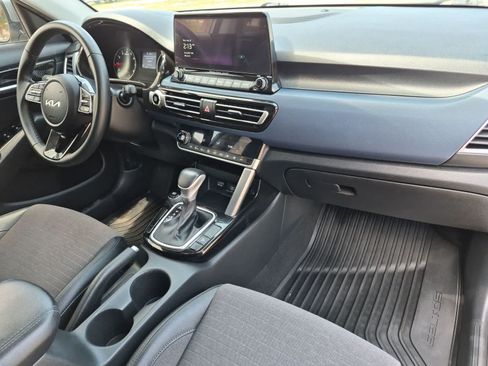 Used 2023 Kia Seltos S w/ Navigation Package FWD image 28