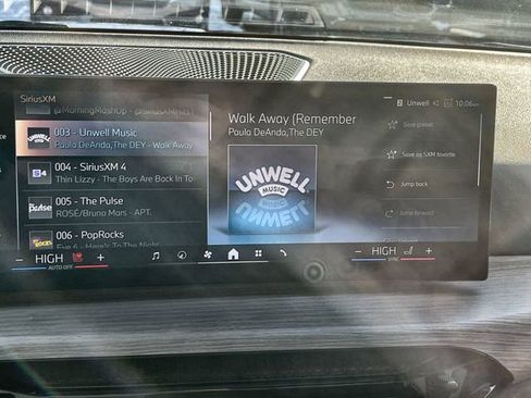 Used 2025 BMW 330i xDrive Sedan image 14