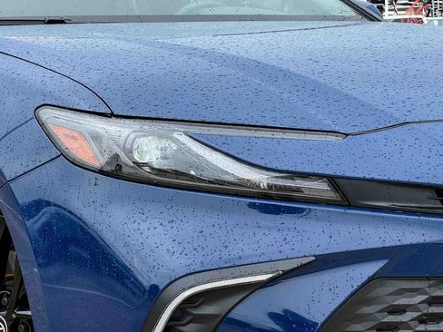 Used 2025 Toyota Camry SE w/ Convenience Package image 10