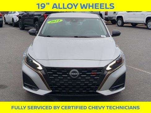 Used 2024 Nissan Altima 2.5 SR FWD image 12