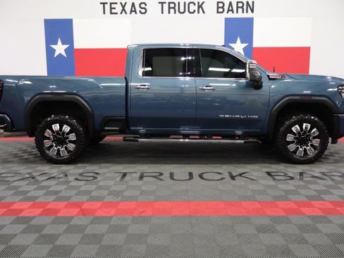 Used 2024 GMC Sierra 2500 Denali w/ Denali Reserve Package AWD/4WD image 13