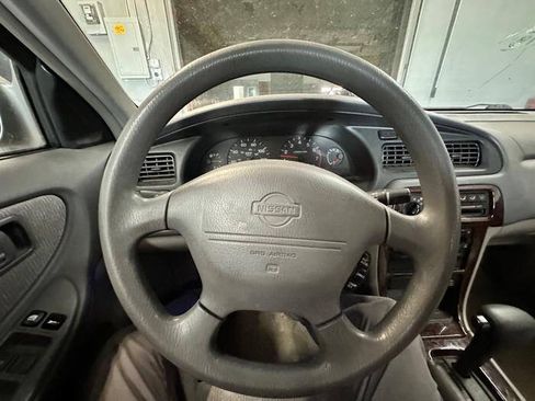 Used 2000 Nissan Altima XE FWD image 35