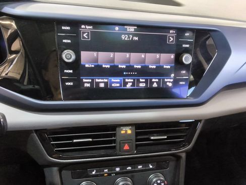 Used 2022 Volkswagen Taos SE w/ Panoramic Sunroof Package AWD/4WD image 22