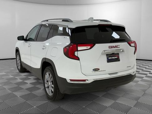 Used 2024 GMC Terrain SLT w/ Infotainment Package II AWD/4WD image 3