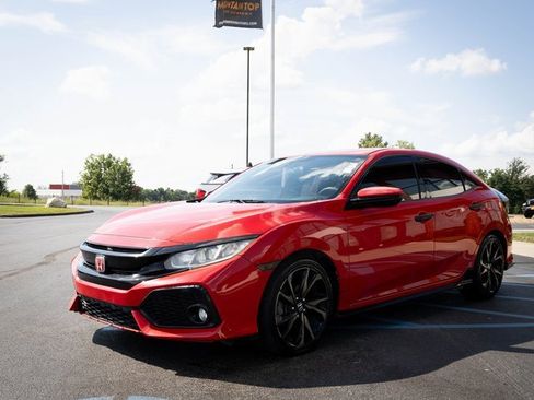 Used 2017 Honda Civic Sport image 11