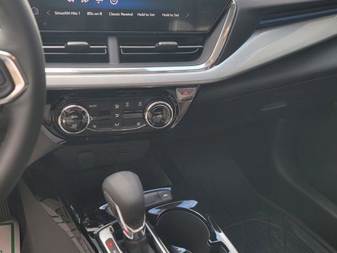 Used 2025 Chevrolet Trax LT w/ Driver Confidence Package image 25