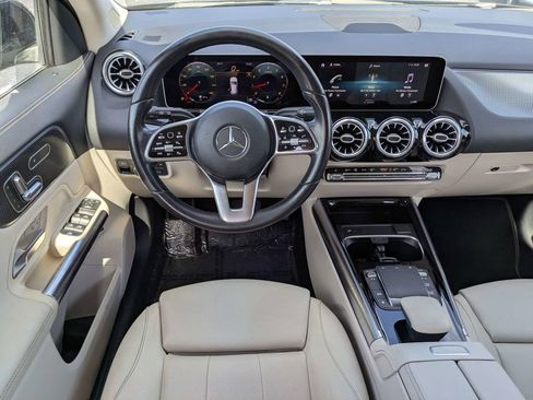 Used 2021 Mercedes-Benz GLA 250 w/ Premium Package image 16
