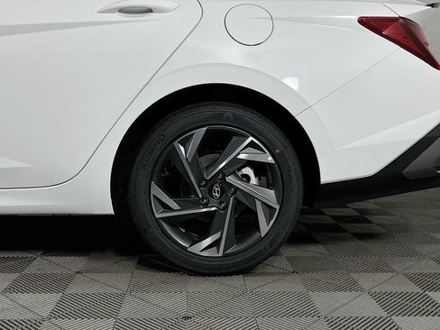 Certified 2025 Hyundai Elantra Sport image 18