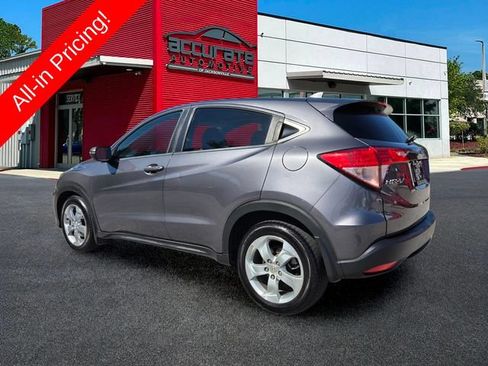 Used 2017 Honda HR-V EX image 3