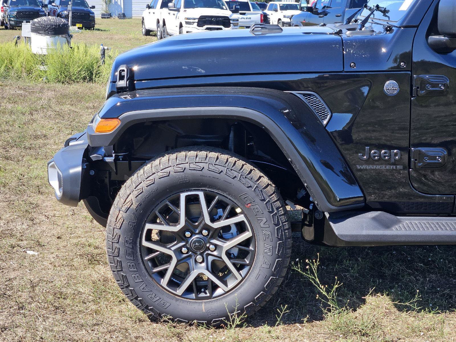 New 2027 Jeep Wrangler Unlimited Sahara AWD/4WD image 7