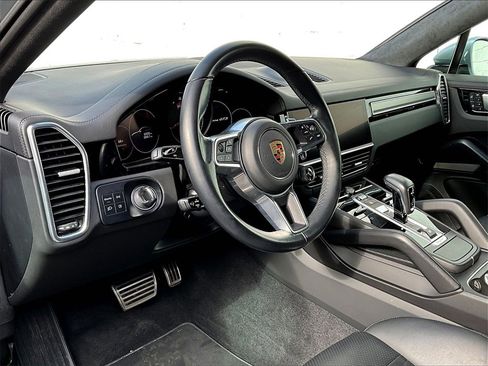 Certified 2022 Porsche Cayenne GTS image 4