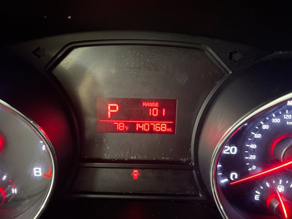 Used 2018 Kia Sedona LX FWD image 13