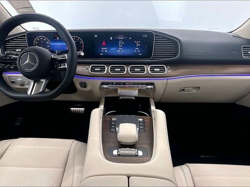 New 2026 Mercedes-Benz GLS 450 4MATIC image 5