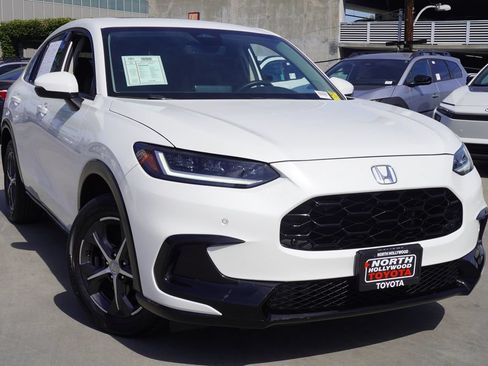 Used 2023 Honda HR-V EX-L image 2