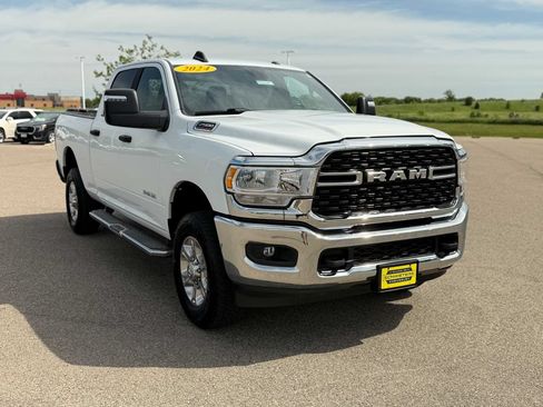 Used 2024 RAM 2500 Big Horn AWD/4WD image 3