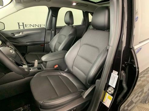 Used 2025 Ford Escape SE image 21