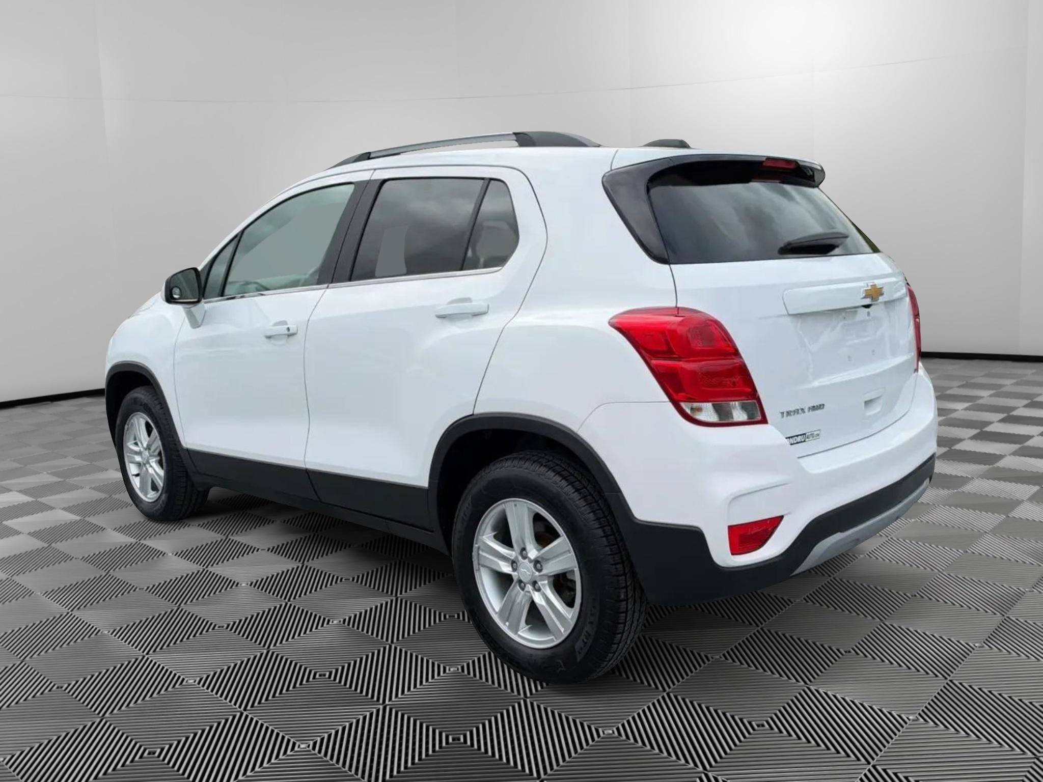 Used 2020 Chevrolet Trax LT AWD/4WD image 3