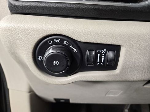 Used 2017 Chrysler Pacifica Touring-L Plus w/ Advanced Safetytec Group image 27