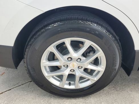 Certified 2024 Chevrolet Equinox LS FWD image 7