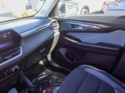 Used 2025 Chevrolet TrailBlazer LS w/ LS Convenience Package image 20