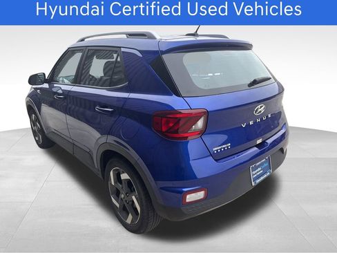Certified 2025 Hyundai Venue SEL FWD image 10