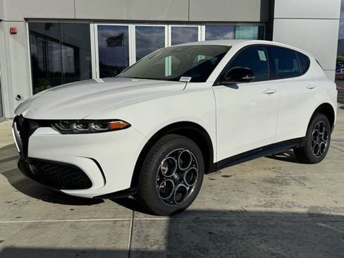 Used 2025 Alfa Romeo Tonale AWD/4WD image 4
