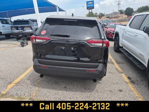Used 2023 Toyota RAV4 LE AWD/4WD image 15