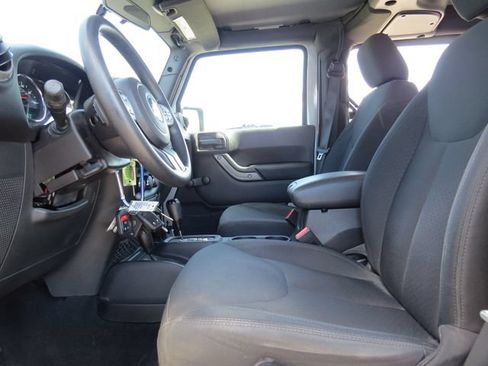 Used 2016 Jeep Wrangler Sport AWD/4WD image 12