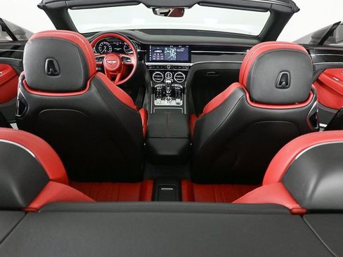 Used 2021 Bentley Continental GT V8 image 15