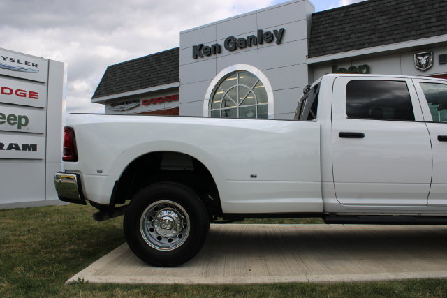 Used 2025 RAM 3500 Tradesman AWD/4WD image 40