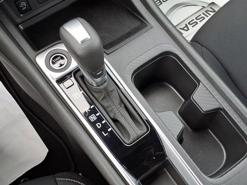 Used 2025 Nissan Sentra SV w/ Trunk Package image 29