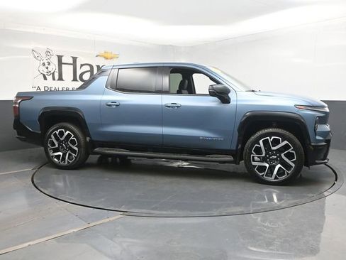Used 2025 Chevrolet Silverado EV RST AWD/4WD image 1