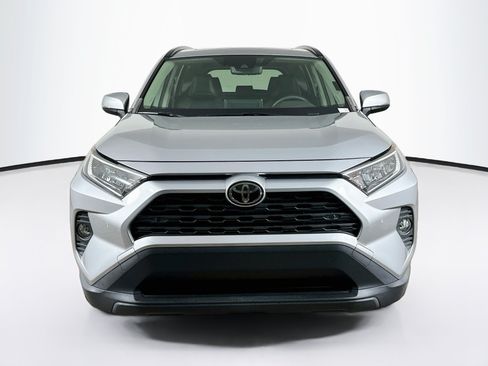 Used 2020 Toyota RAV4 XLE Premium AWD/4WD image 2
