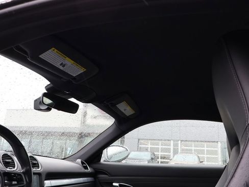 Used 2018 Porsche 718 Cayman S RWD image 18