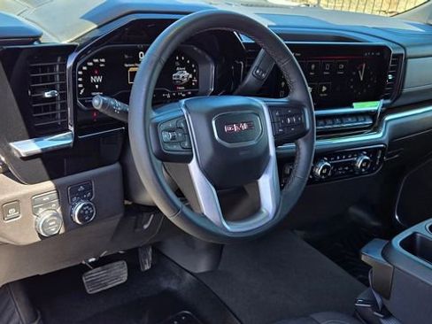 Used 2024 GMC Sierra 1500 Elevation AWD/4WD image 9