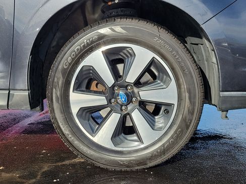 Used 2018 Subaru Forester 2.5i Premium w/ All-Weather Package image 5