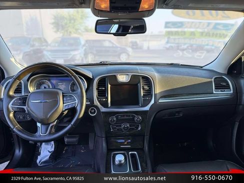 Used 2016 Chrysler 300 C RWD image 16
