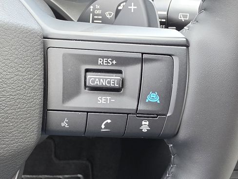 Used 2025 Nissan Rogue SV FWD image 20